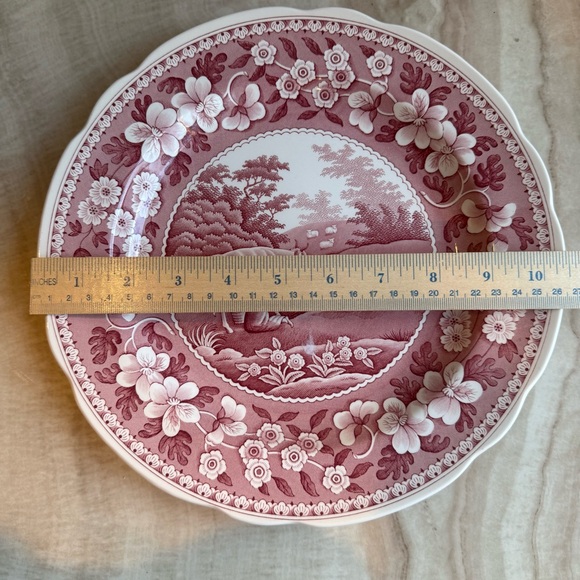 Spode Red and White Traditions Series Milk Maid Dinner Plate - Picture 6 of 7